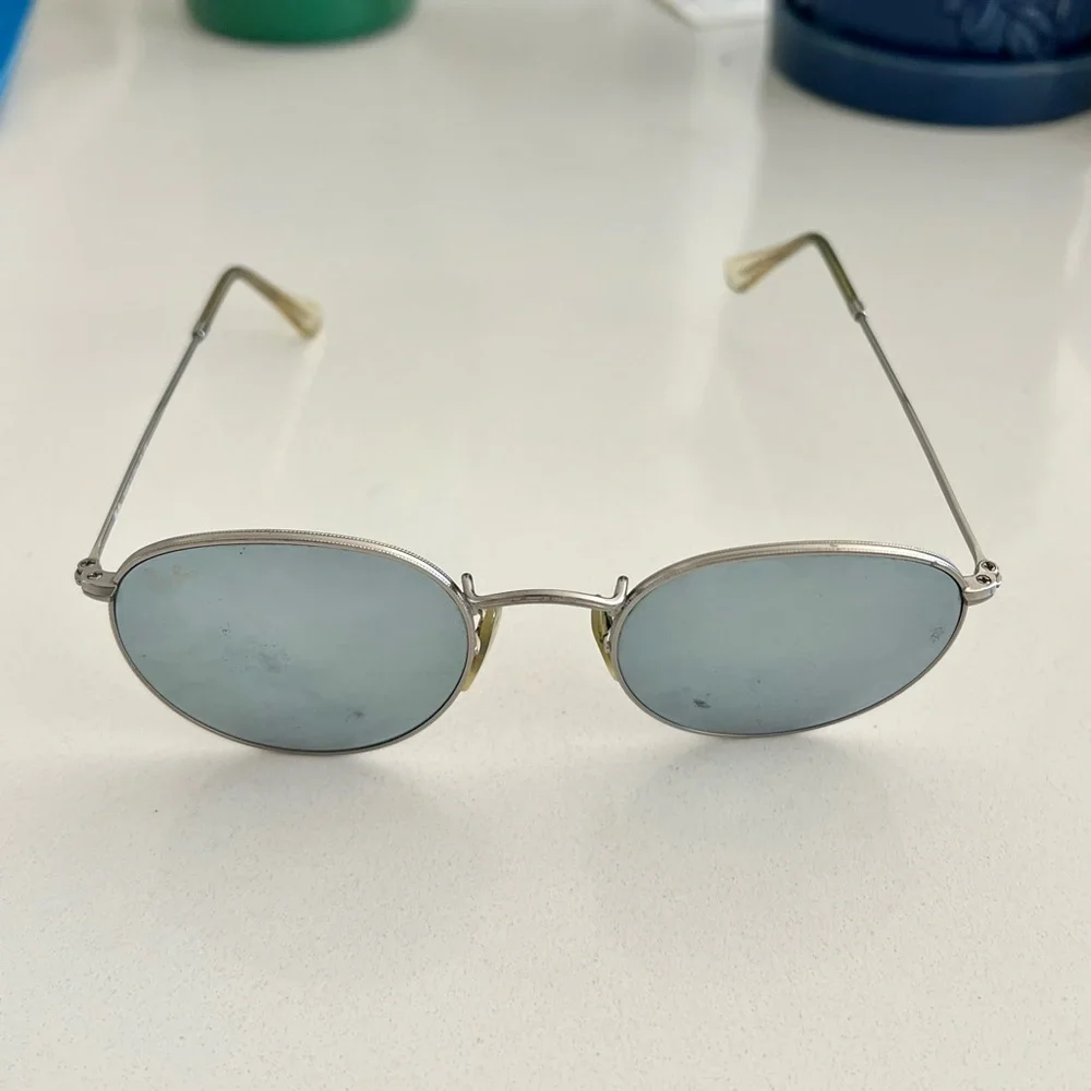 Ray-Ban Round Flash Lens Sunglasses in fair condition - Picture 4 of 8